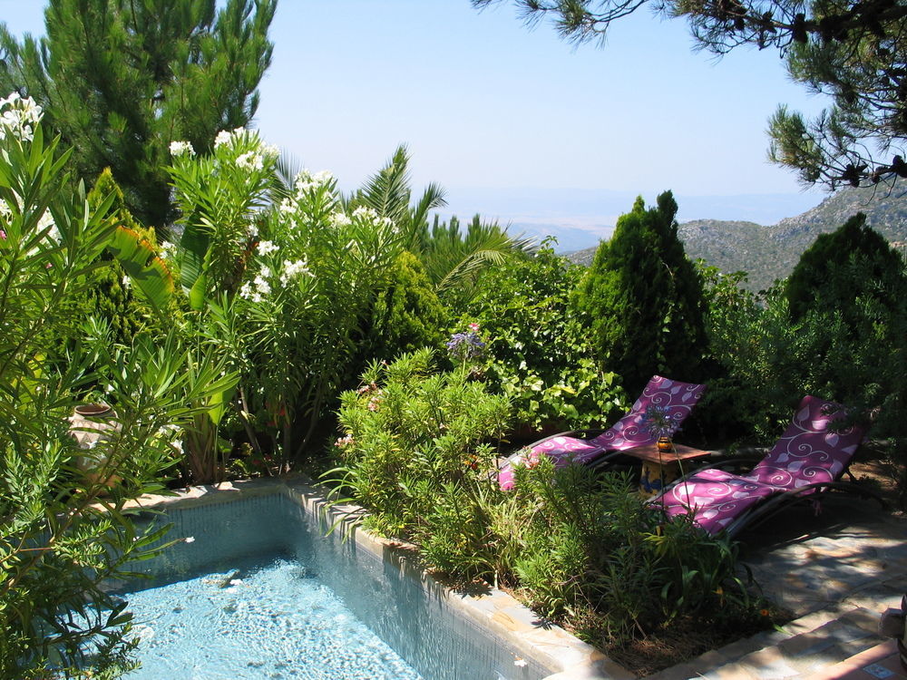 DDG Retreat Hotel Casares Exterior foto
